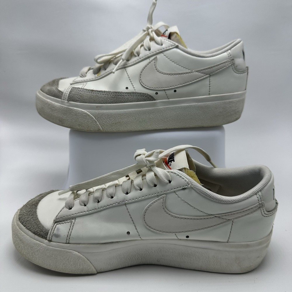 Nike Women's Blazer Low Platform Sneakers Sail White DJ0292-105 US 7 - Picture 7 of 9